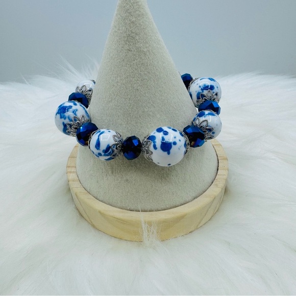 Large Beads Blue & White Statement Beaded Bracelet - Picture 2 of 7